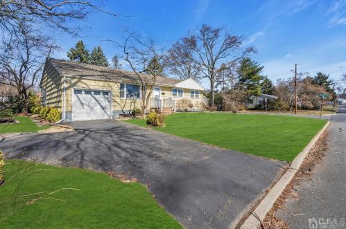 32 Mckinley Ave, East Brunswick, NJ 08816-4779