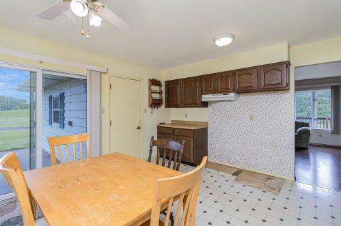 473 475, Valpo IN  46385-9238 exterior