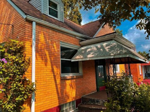 1104 Porter St, Mckeesport, PA 15132-1649
