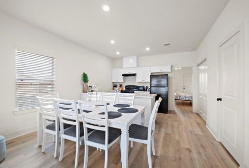 3610 Sealy St, Galveston TX 77550-4029 exterior