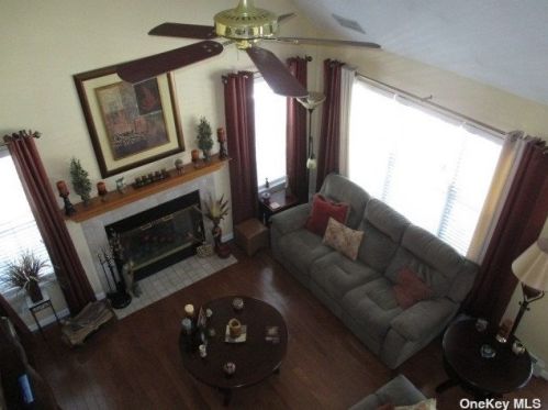 69 Mowbray St, Canaan Lake NY  11772-2113 exterior