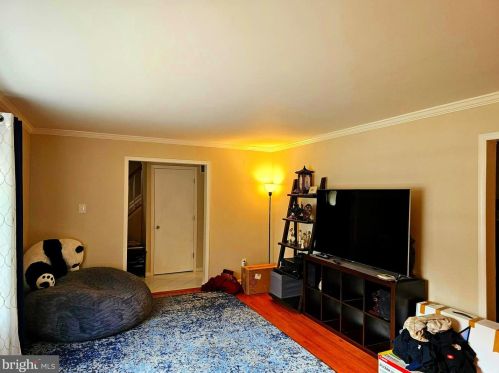 8414 Danford Ct, Springfield VA  22152-3513 exterior