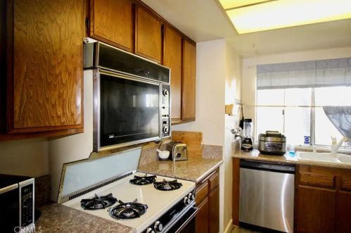 1736 Mountain Terrace Ln, Montebello CA  90640-2064 exterior