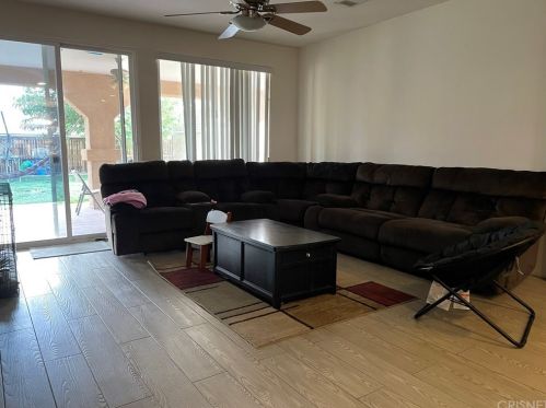 12842 Dos Palmas Rd, Victorville CA  92392-8378 exterior