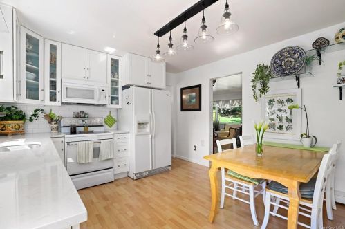 118 Oscawana Lake Rd, Tompkins Corners NY  10579-3014 exterior