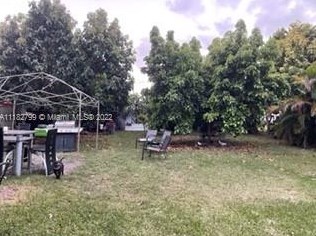 2440 6th Ct, Hialeah FL  33010-2126 exterior