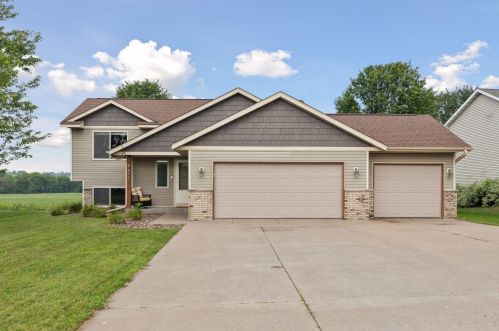 1861 Rotterdam Ave, Hammond, WI 54002-5151