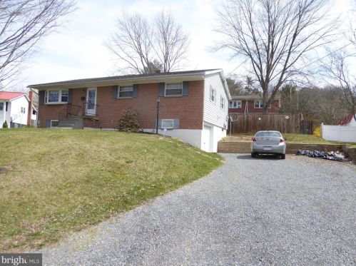 658 5th St, Three Churches, WV 26757-1215