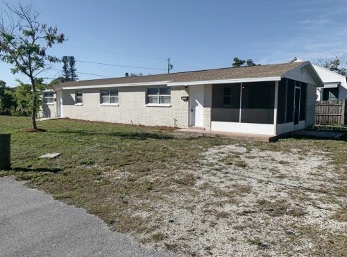8740 5th St, Saint Petersburg, FL 33702-3112