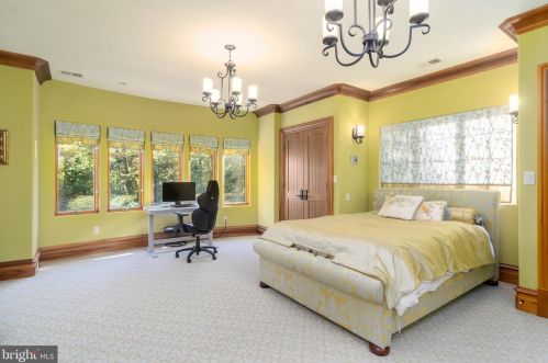 608 Kentland Dr, Great Falls VA  22066-1030 exterior