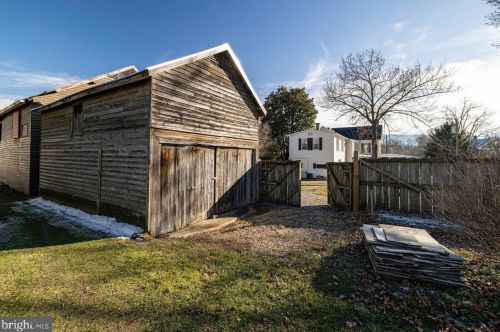 102 High St, Edinburg VA  22824-3084 exterior