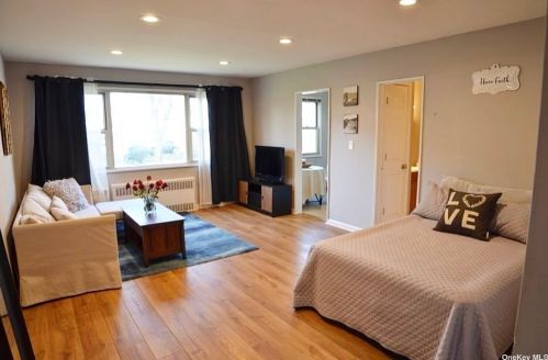 324 Post Ave, Westbury NY  11590-2228 exterior