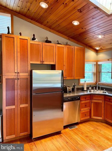 170 Wildlife Dr, Lost City WV  26810-8425 exterior