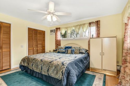 69 Bagburn Rd, Upper Stepney CT 06468-1407 exterior