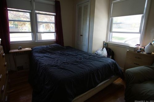 31 Willard Rd, Manchester CT  06042-3352 exterior