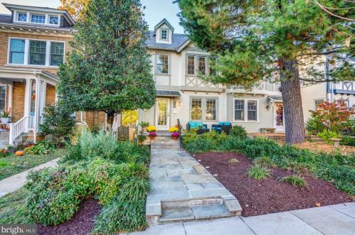 5330 42nd St, Washington, DC 20015-1934
