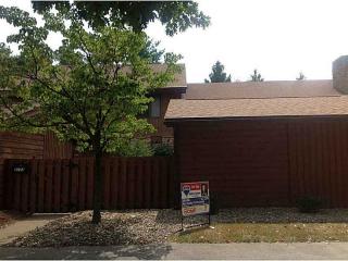 3173 Sycamore Dr, Columbus, IN 47203-1516