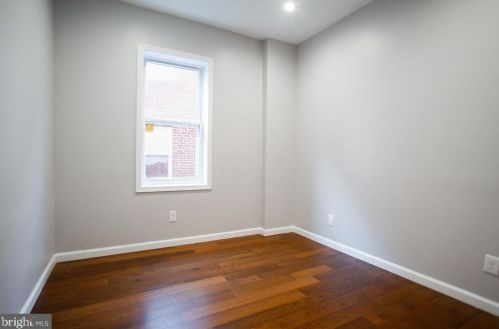 1054 Stuyvesant Ave, Trenton NJ  08618-4123 exterior