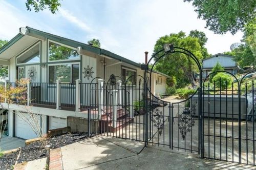 17890 Holiday Dr, Morgan Hill, CA 95037-6316