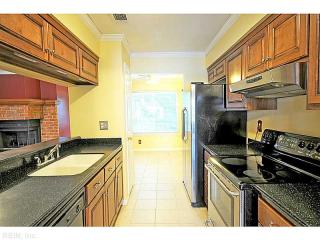 622 Nottaway Dr, Chesapeake, VA 23320-4846