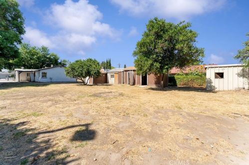 1940 Wallace Ct, San Bernardino CA  92408-3017 exterior