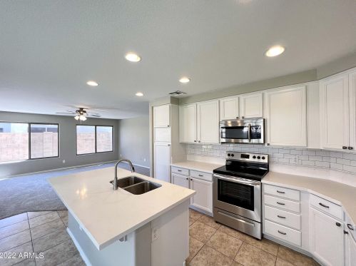 1656 Olive Ave, Gilbert, AZ 85234-8153