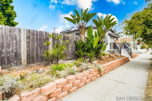 2070 Cable St, San Diego CA 92107-3313 exterior