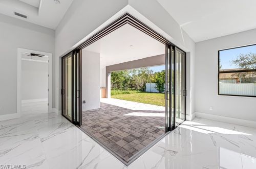 230 6th Ter, Cape Coral, FL 33990-1543