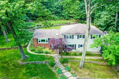 27 Zeek Rd, Greystone Park, NJ 07950-1115