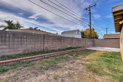 7812 Jackson Way, Buena Park CA  90620-3923 exterior