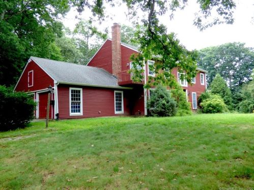 8 Longview St, Ellington, CT 06029-4107