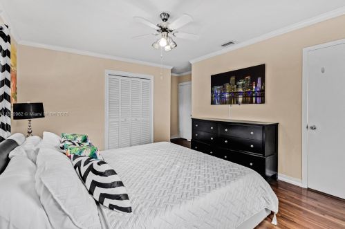 805 26th Ave, Hollywood FL  33020-5704 exterior