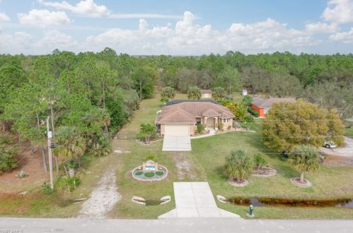 2515 70th Ave, Naples, FL 34120-6467
