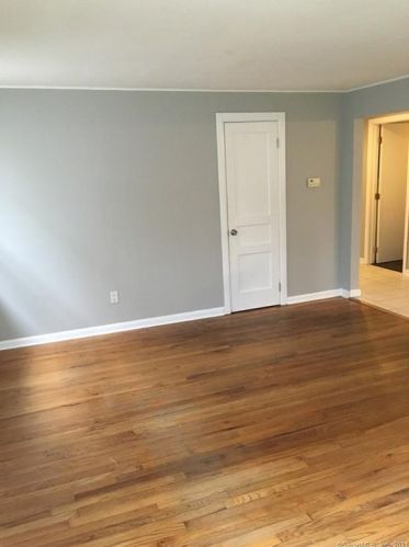 9 Triangle St, Norwalk CT  06855-1603 exterior