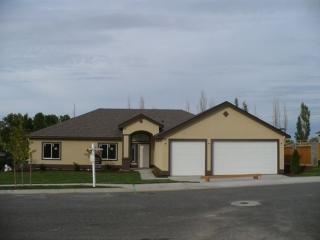 480 Charbonneau Dr, Richland, WA 99352-8677