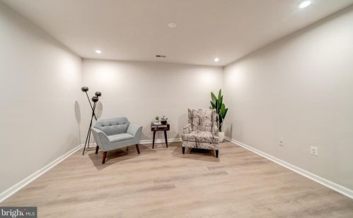 15633 Merrily Way, Woodbridge VA  22193-1097 exterior