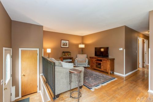 243 Oakland Ave, South Plainfield NJ  07080-4040 exterior