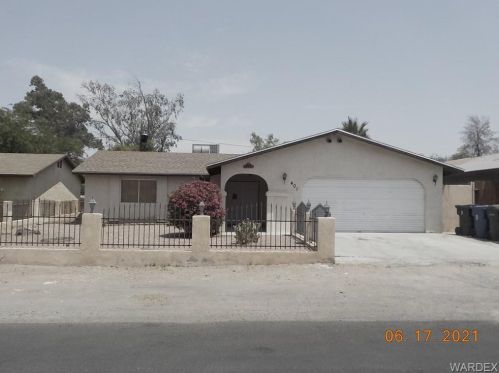 401 Fox Dr, Bullhead City, AZ 86442-5363