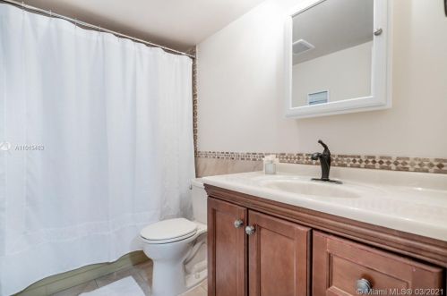 1024 4th Ave, Dania Beach FL  33004-5205 exterior