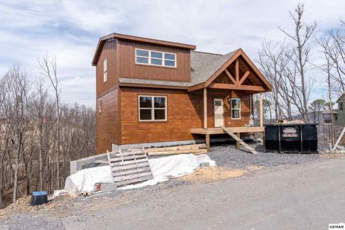 807 Crestwood Ln, Gatlinburg, TN 37738-4448
