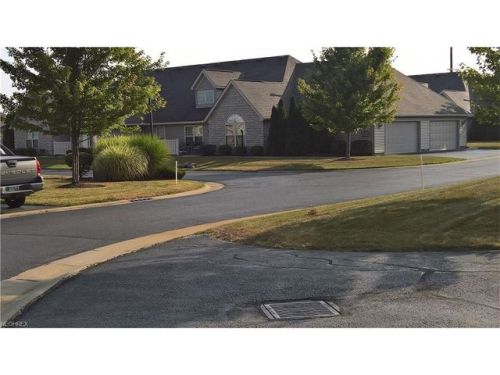 8701 Dublin Ridge Cir, Massillon, OH 44646-1208