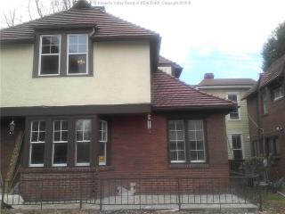 3 Manor Pl, Charleston, WV 25311-2405