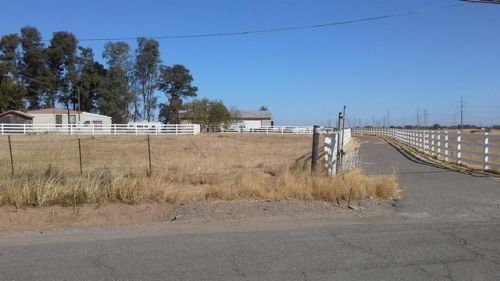 905 Elverta Rd, Elverta, CA 95626-9008