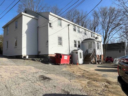 10 Chapel St, Newmarket, NH 03857-1625