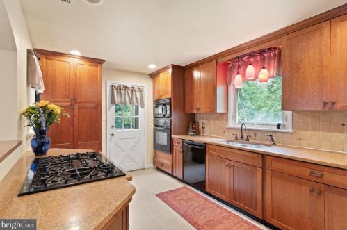 2017 Bethel Rd, Lansdale PA 19446-6054 exterior