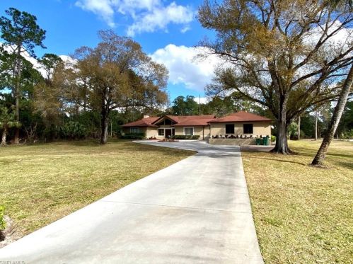 390 31st St, Naples, FL 34117-3106