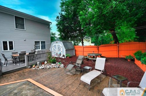 100 Hill Hollow Rd, South Plainfield NJ  07080-1621 exterior