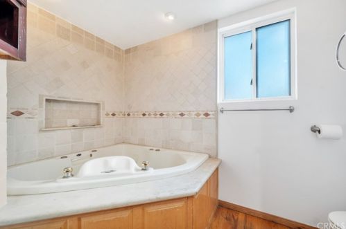 6229 Klump Ave, North Hollywood CA  91606-4213 exterior