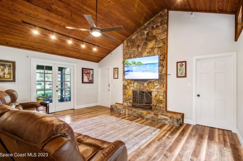 3605 Indian Riv Dr, Cocoa FL 32926-8704 exterior