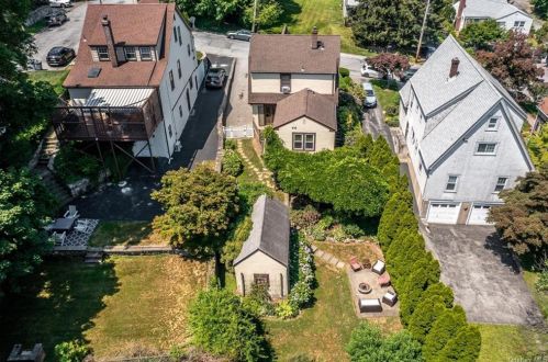 11 Sutton Pl, Crotonville NY  10562-4419 exterior